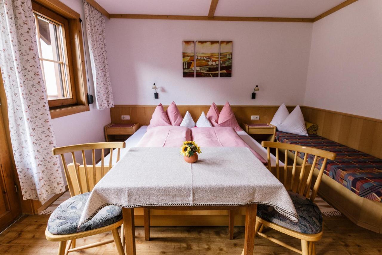 Gaestehaus Berger Sankt Jakob in Defereggen Bagian luar foto