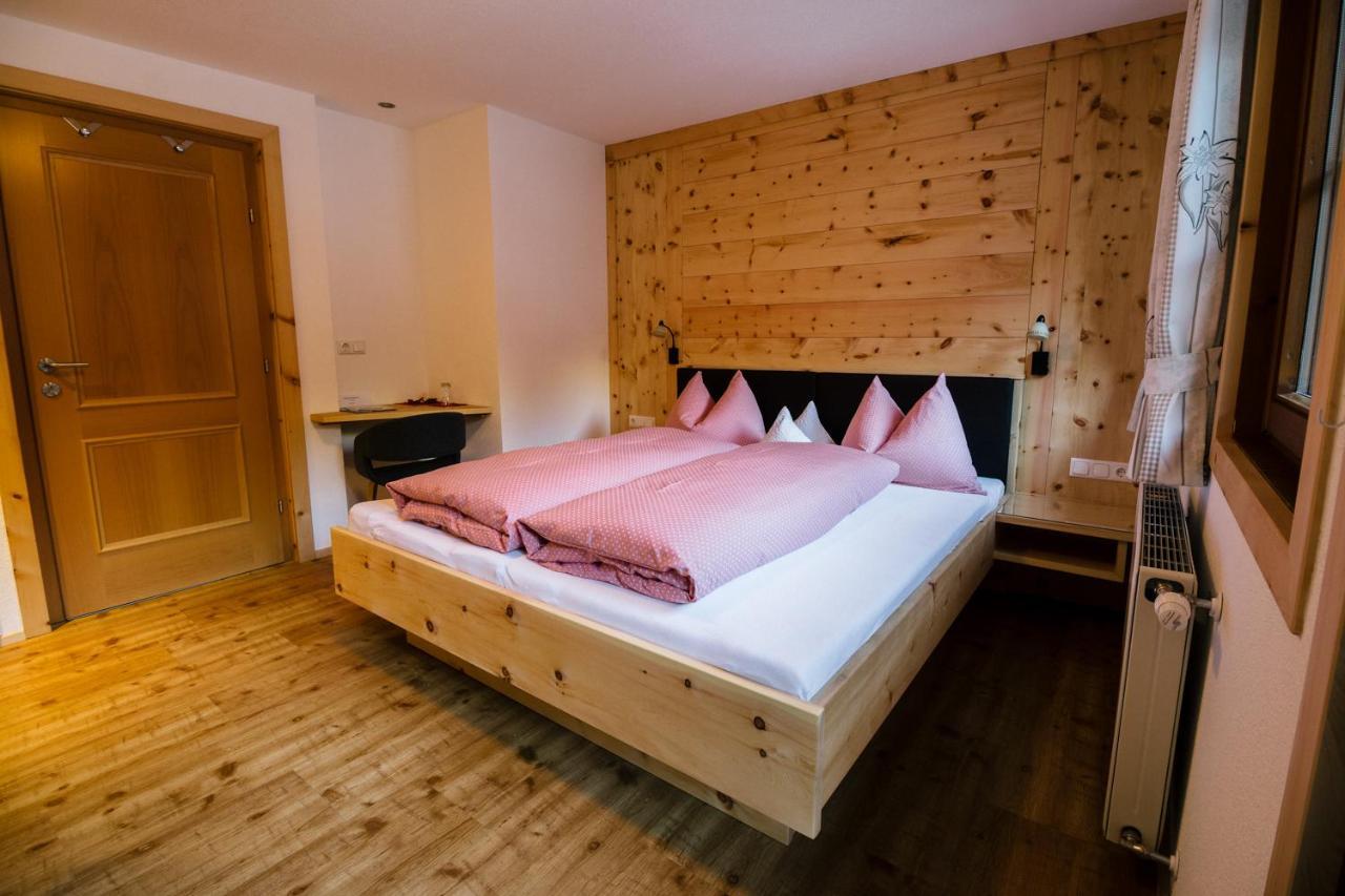 Gaestehaus Berger Sankt Jakob in Defereggen Bagian luar foto