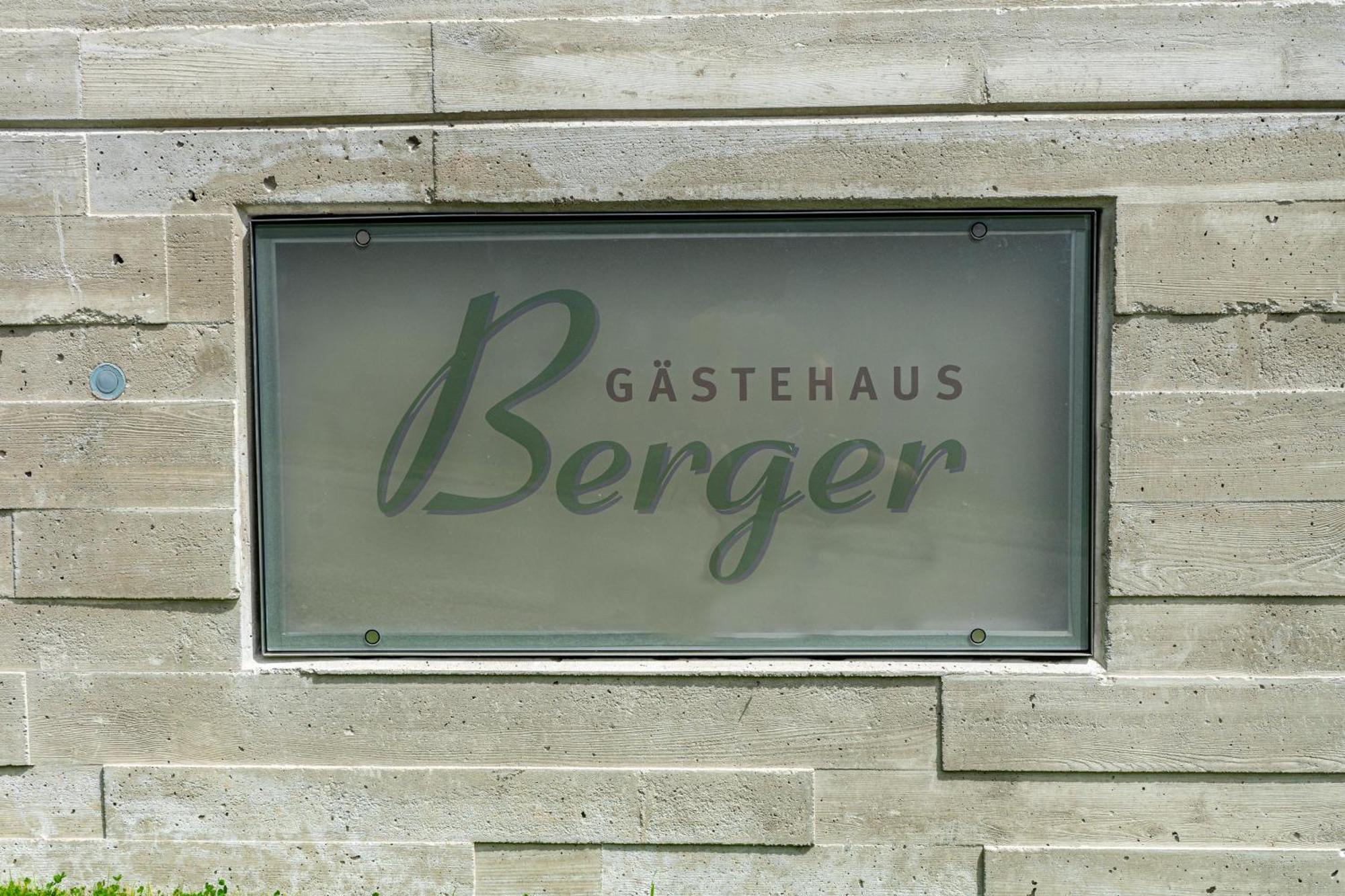 Gaestehaus Berger Sankt Jakob in Defereggen Bagian luar foto
